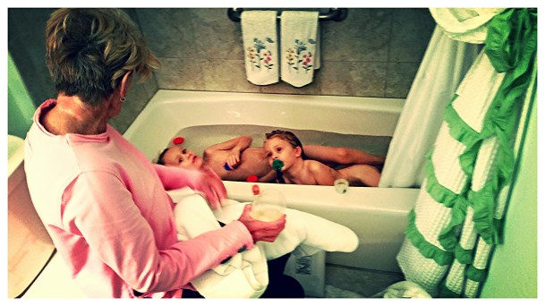Double Cherub Bath
